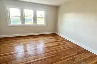 9725 Parkview Ave, Garfield Heights, OH 44125 - Photo 14