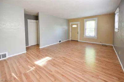 761 E Crosier Street, Akron, OH 44306 - Photo 8