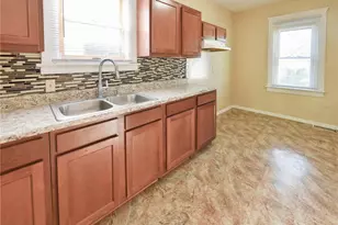 761 E Crosier St, Akron, OH 44306 - Photo 12