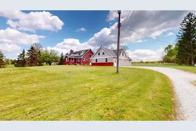 10525 Clay Street, Montville, OH 44064 - Photo 2