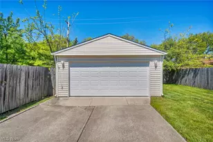 16005 Throckley Ave, Loveland, OH 44128 - Photo 34