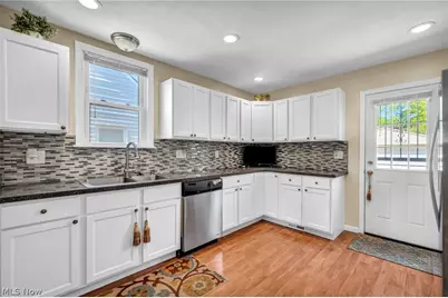 16005 Throckley Avenue, Loveland, OH 44128 - Photo 6