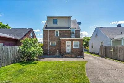 16005 Throckley Avenue, Loveland, OH 44128 - Photo 32