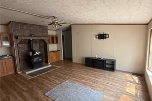 6476 Linda Ln, Ravenna, OH 44266 - Photo 2
