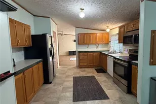 6476 Linda Ln, Ravenna, OH 44266 - Photo 4