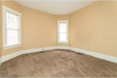 10401 Olivet Avenue, Loveland, OH 44108 - Photo 8