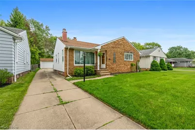 7249 Greenleaf Avenue, Parma, OH 44130 - Photo 32