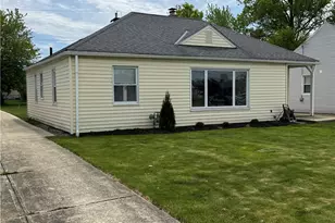 29516 Cresthaven Dr, Willowick, OH 44095 - Photo 2