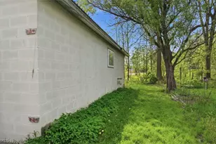 141 Austin Ave NW, Warren, OH 44485 - Photo 12