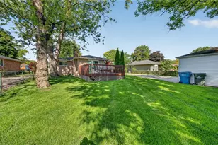 6649 Maplehurst Rd, North Olmsted, OH 44070 - Photo 44