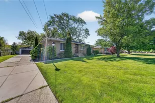 6649 Maplehurst Rd, North Olmsted, OH 44070 - Photo 46