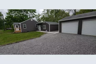 724 Briggs Road, Leavittsburg, OH 44430 - Photo 2