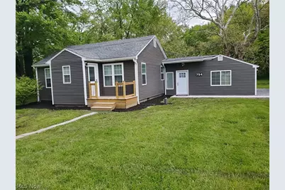 724 Briggs Road, Leavittsburg, OH 44430 - Photo 1