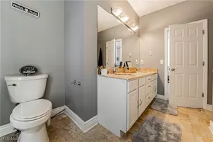 915 Creek View Dr, Aurora, OH 44202 - Photo 24