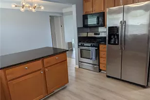 1678 Byron Dr, Mayfield Heights, OH 44124 - Photo 8
