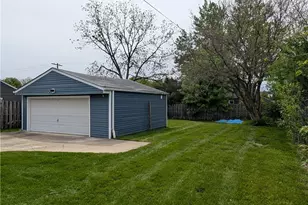 1678 Byron Dr, Mayfield Heights, OH 44124 - Photo 4