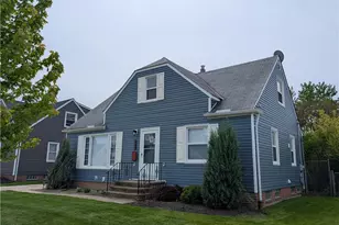 1678 Byron Dr, Mayfield Heights, OH 44124 - Photo 2