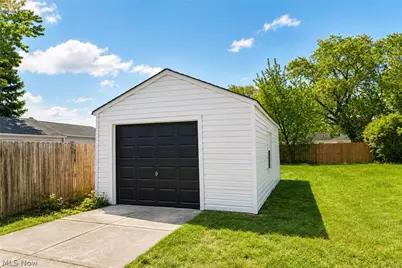 13711 Bennington Avenue, Loveland, OH 44135 - Photo 14