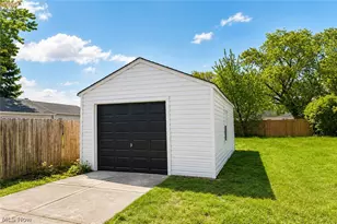 13711 Bennington Ave, Loveland, OH 44135 - Photo 14