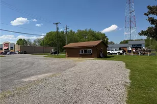 17688 Mahoning Ave, Lake Milton, OH 44429 - Photo 12