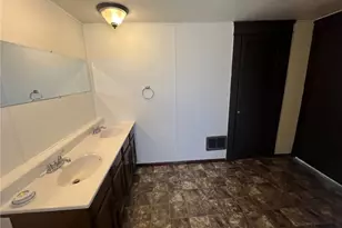 304 Lowell Ave NE, Warren, OH 44483 - Photo 6