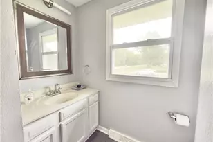 1215 Valley-View Dr, Boardman, OH 44512 - Photo 8