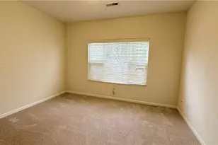 28 Hunters Woods Blvd, Canfield, OH 44406 - Photo 14