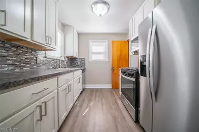 20331 S Lake Shore Boulevard, Euclid, OH 44123 - Photo 2