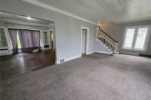 10605 Grace Ave, Garfield Heights, OH 44125 - Photo 8