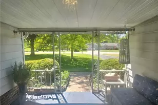 10481 Briar Hill Dr, Kirtland, OH 44094 - Photo 28