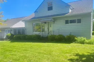 10481 Briar Hill Dr, Kirtland, OH 44094 - Photo 2