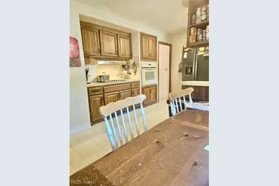 10481 Briar Hill Drive, Kirtland, OH 44094 - Photo 12