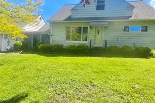 10481 Briar Hill Dr, Kirtland, OH 44094 - Photo 2