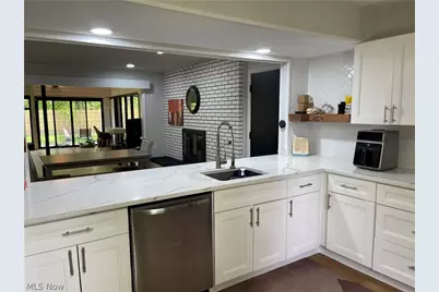 607 Castle Boulevard, Akron, OH 44313 - Photo 14