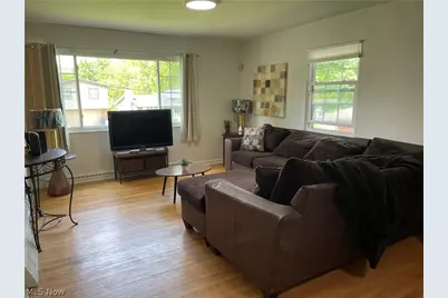 607 Castle Boulevard, Akron, OH 44313 - Photo 6