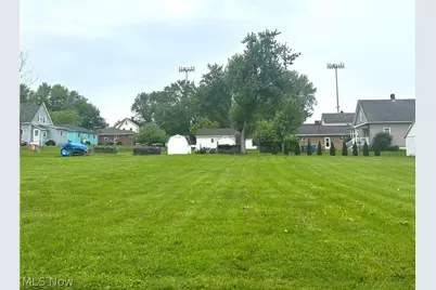 Jackson Street, Hubbard, OH 44425 - Photo 1