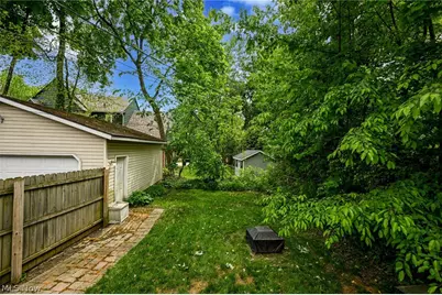 1390 Delia Avenue, Akron, OH 44320 - Photo 10