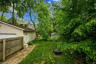 1390 Delia Ave, Akron, OH 44320 - Photo 10