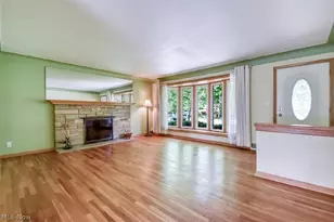 6680 Glenella Dr, Green Hills, OH 44131 - Photo 4