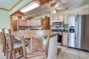6680 Glenella Dr, Green Hills, OH 44131 - Photo 8