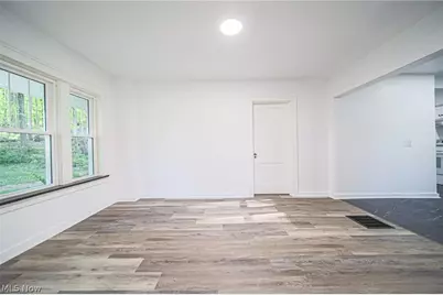 13240 Sandusky Drive, Beach City, OH 44608 - Photo 12