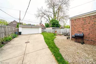 3678 Lynnfield Rd, Huber Heights, OH 44122 - Photo 32