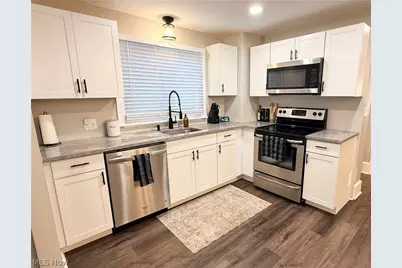 729 4th Street NW, New Philadelphia, OH 44663 - Photo 2