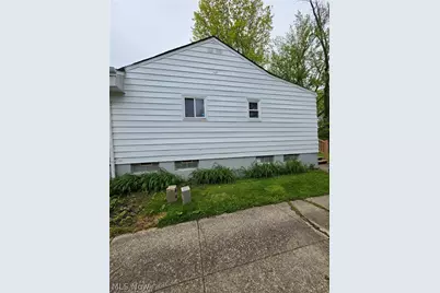 1925 Ridgehill Road, Loveland, OH 44121 - Photo 4
