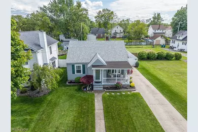2424 E 30th Street, South Lorain, OH 44055 - Photo 2