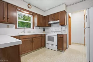 5912 Woodward Dr, Akron, OH 44319 - Photo 10