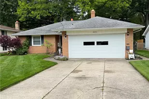 4291 Brendan Ln, North Olmsted, OH 44070 - Photo 2
