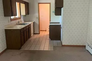 704 Elizabeth St, Lowellville, OH 44436 - Photo 2