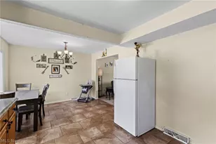 324 Thomas St, Wintersville, OH 43953 - Photo 12