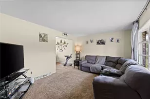 324 Thomas St, Wintersville, OH 43953 - Photo 6